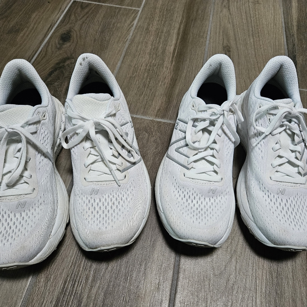 2 White New Balance 880